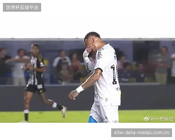 内马尔在桑托斯高效恢复竞技状态,力争在第四届世界杯中证明自己。 内马尔在桑托斯高效恢复竞技状态,力争在第四届世界杯中证明自己。